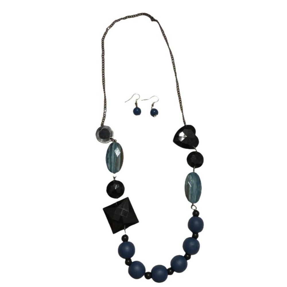 Decorative 13” Turquoise wooden based Beads Necklace with Matching earrings set